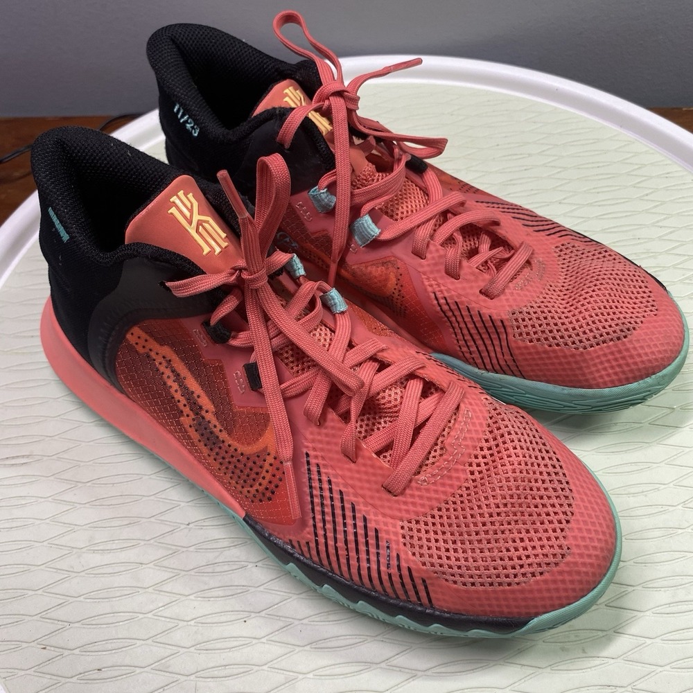 Nike Kyrie Flytrap‎ 5 Youth Basketball  Sneakers Magic Ember/Turquoise Sz.6Y